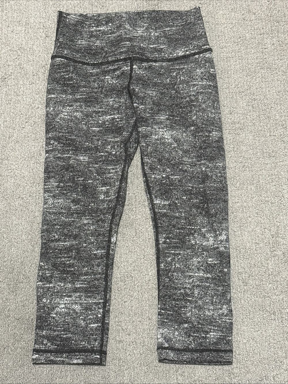 Lululemon Women’s Wunder Under High-Rise Crops 21” Black White Color Size 8